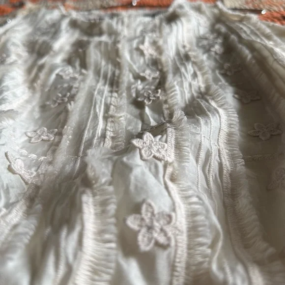 Max Studio Ruffle Front Sleeveless Top - Picture 4 of 5